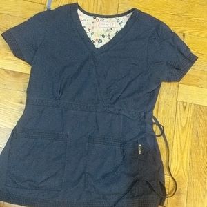 Scrub top navy small